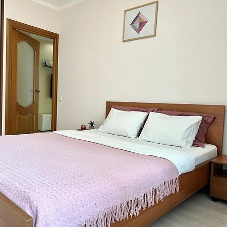 Apartments With A Coffee Machine In The City Center, Near A Park And Zlata Plaza Rivne Exteriér fotografie
