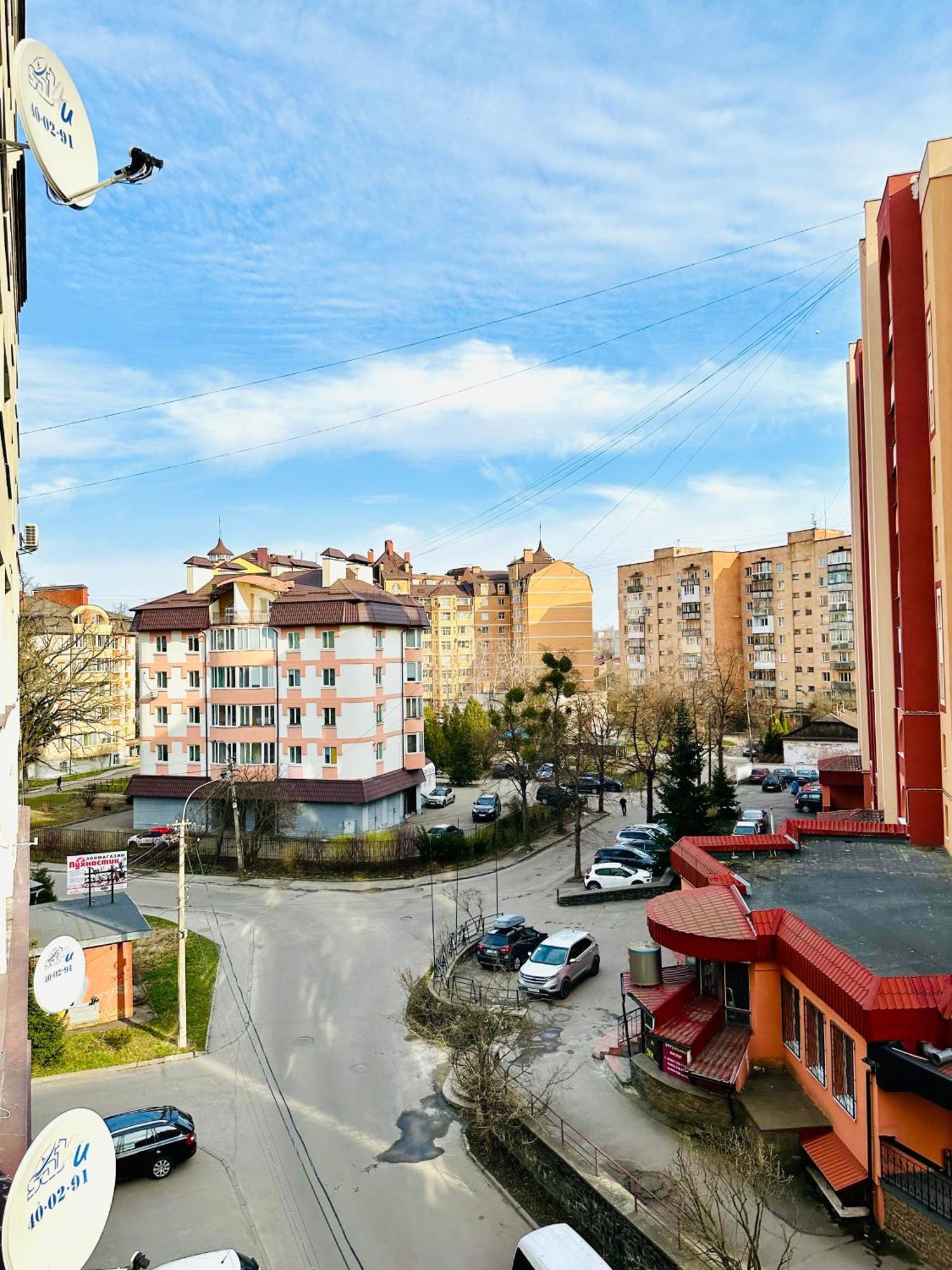 Apartments With A Coffee Machine In The City Center, Near A Park And Zlata Plaza Rivne Exteriér fotografie
